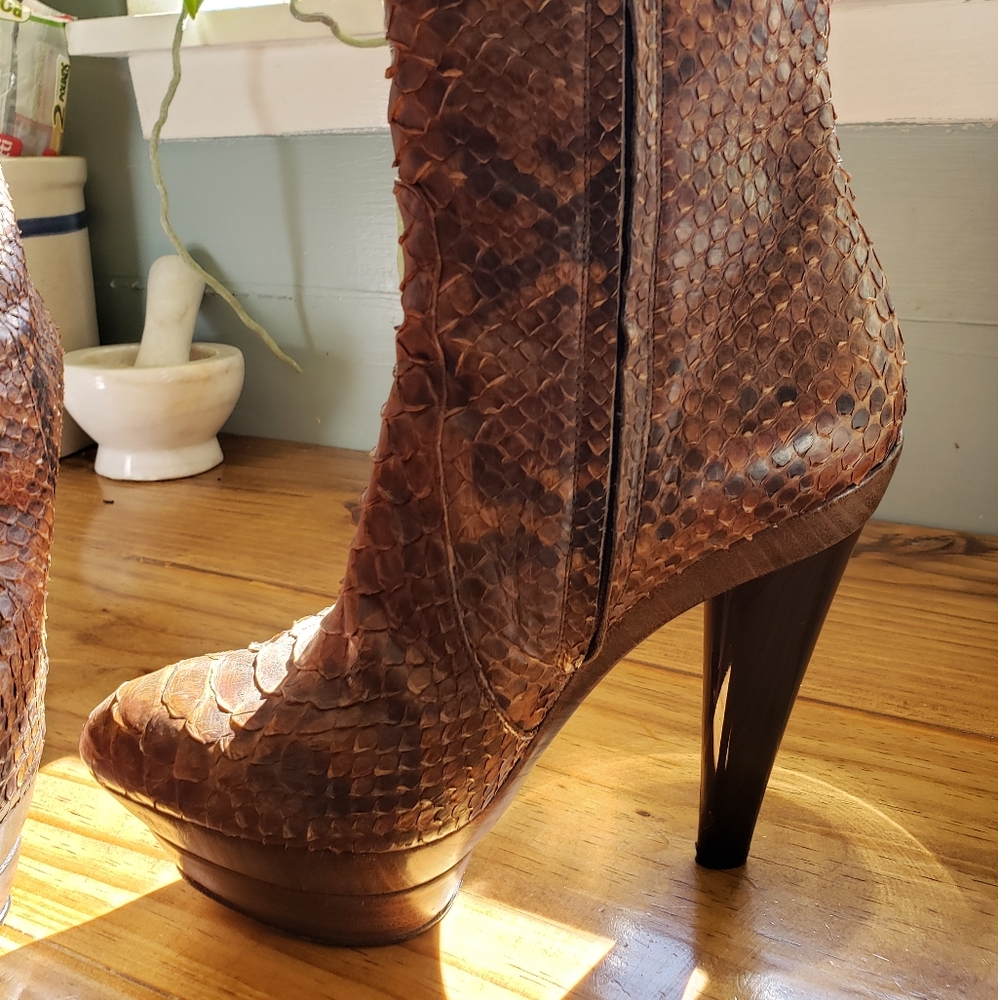 FABULOUS Devi Kroell Tall Boots